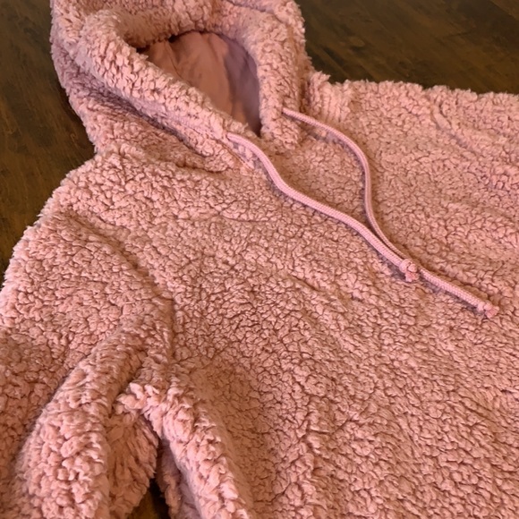 Hollister hooded cropped teddy bear sweater. - Picture 4 of 7